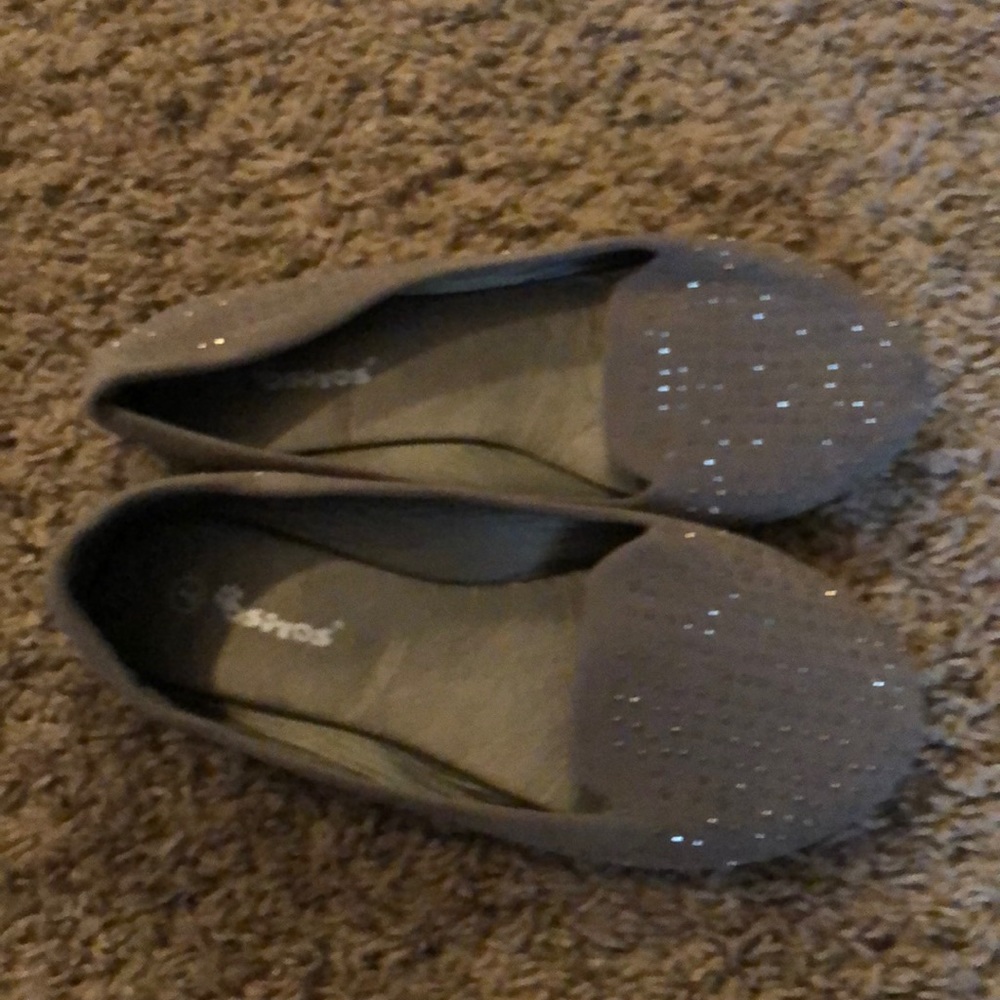 Sandals/flats
